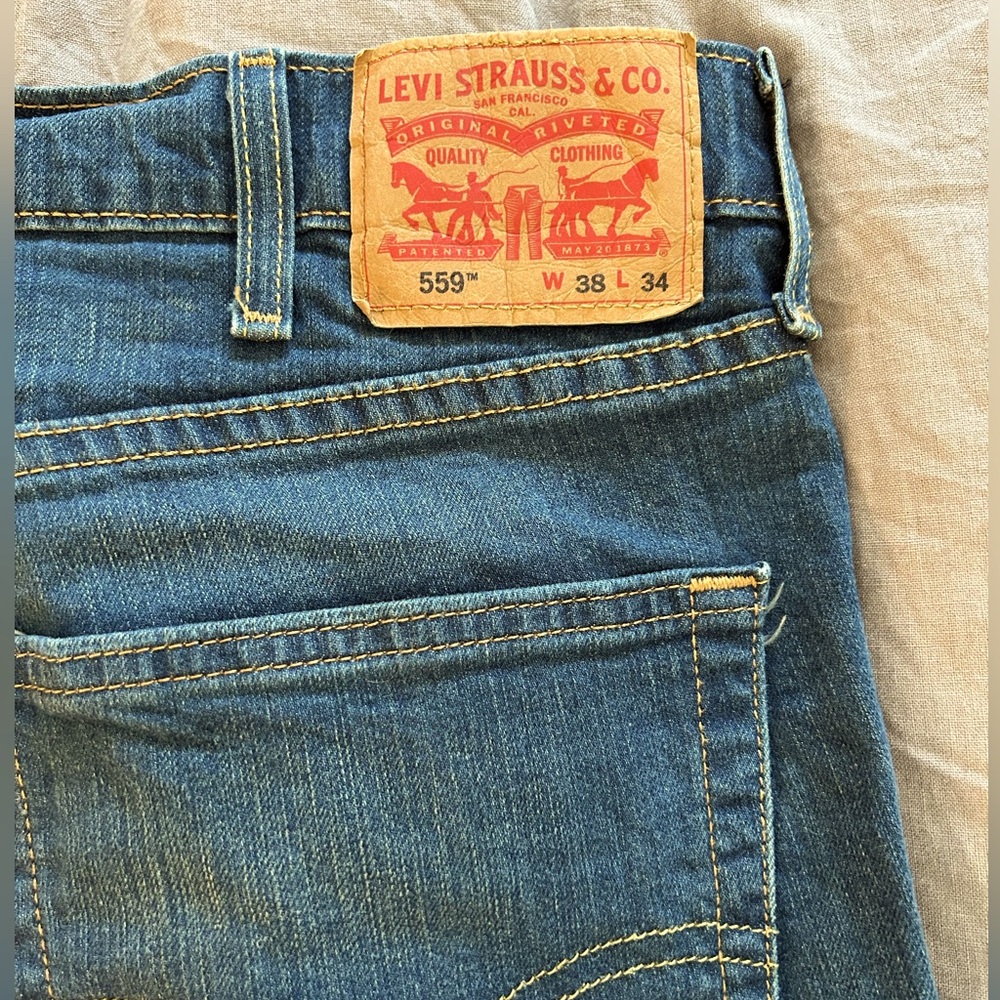 Levi’s 559 Medium Wash Jeans